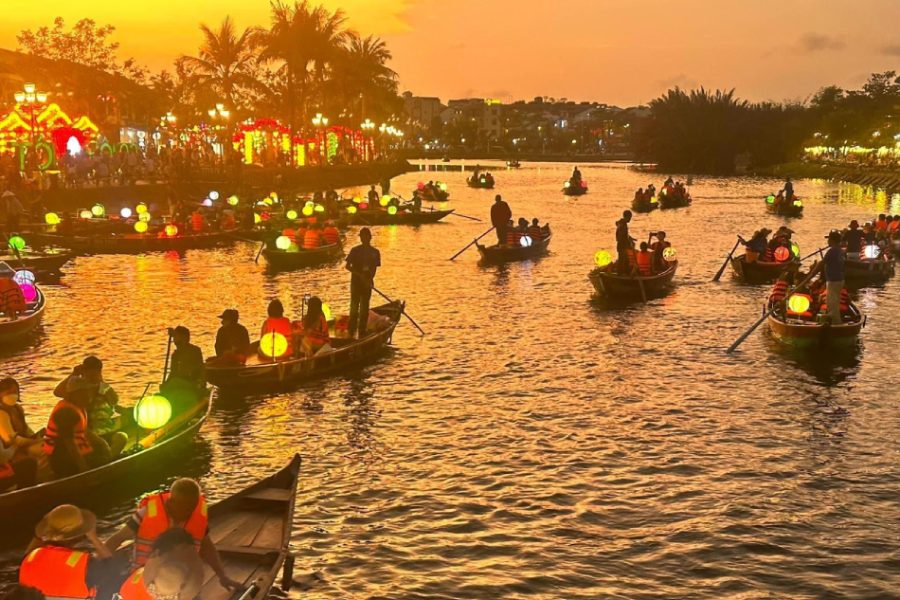 Day Trip From Da Nang To Hoi An - Group Tour