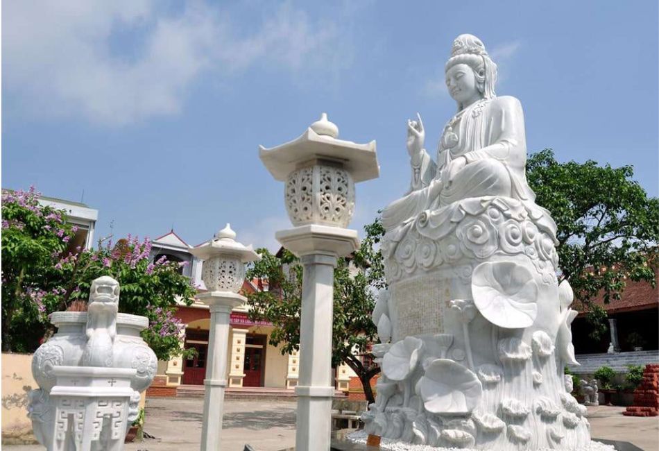 Non Nuoc Stone Carving Village Da Nang
