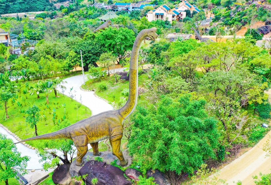 Dinosaur Park at Than Tai Mountain