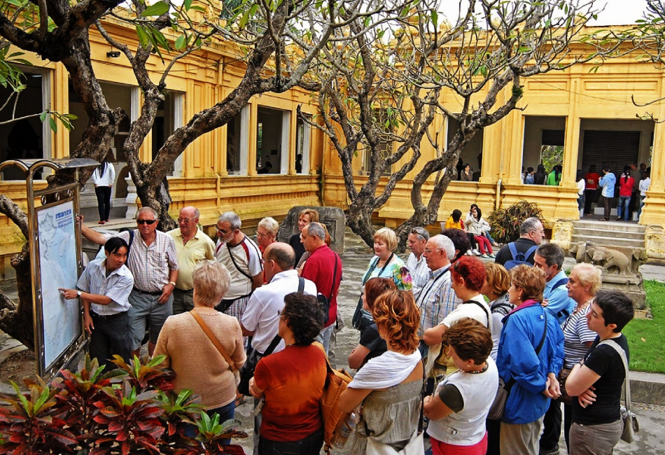 explore Cham Musemum