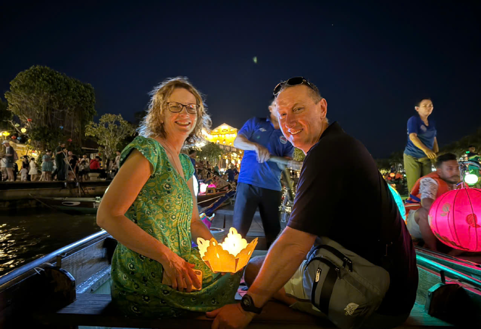 drop lantern in hoian